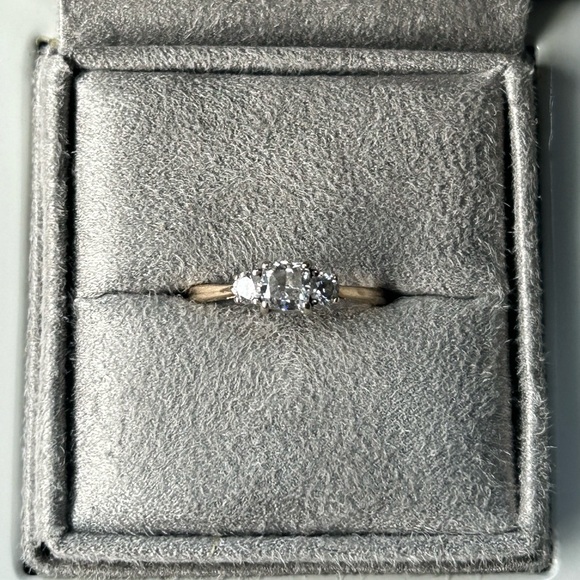 Diamond Ring - Picture 2 of 3
